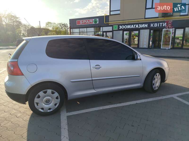 Хетчбек Volkswagen Golf 2007 в Луцьку