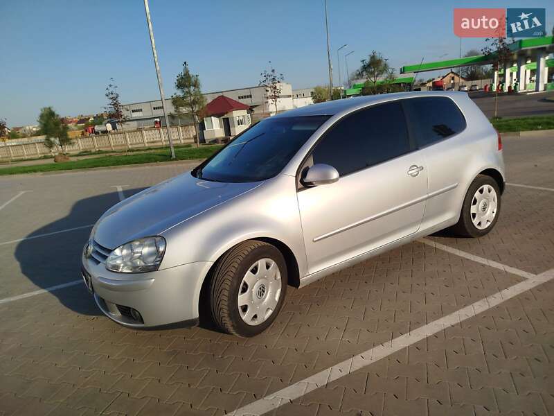 Хетчбек Volkswagen Golf 2007 в Луцьку