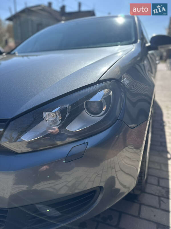 Універсал Volkswagen Golf 2010 в 