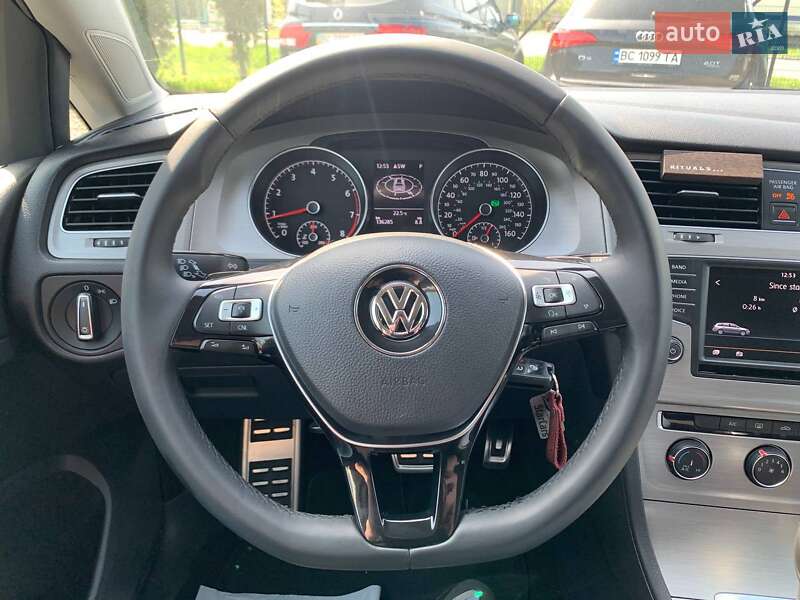 Універсал Volkswagen Golf 2015 в Львові