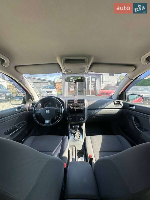 Хетчбек Volkswagen Golf 2008 в Дніпрі