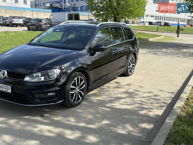 Універсал Volkswagen Golf 2015 в Сокалі