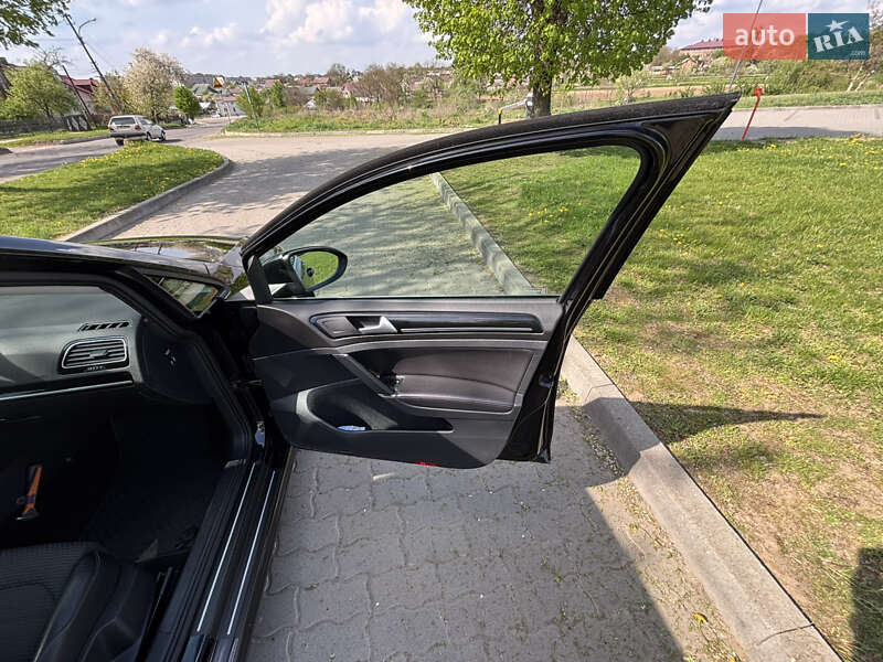 Універсал Volkswagen Golf 2015 в Сокалі