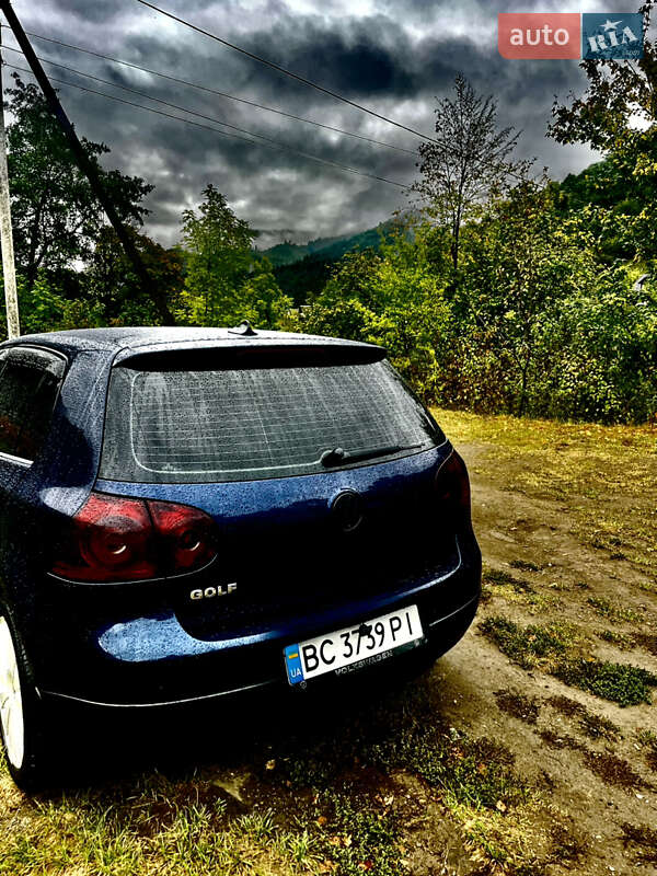 Хетчбек Volkswagen Golf 2007 в 