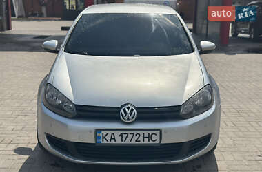 Хэтчбек Volkswagen Golf 2010 в 