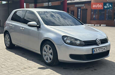 Хэтчбек Volkswagen Golf 2010 в 