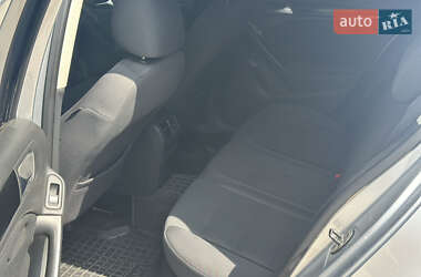 Хэтчбек Volkswagen Golf 2010 в 