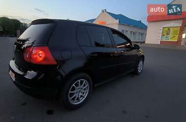 Хэтчбек Volkswagen Golf 2004 в 