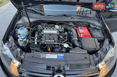 Хетчбек Volkswagen Golf 2010 в 