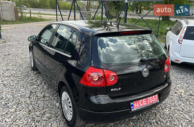 Хэтчбек Volkswagen Golf 2008 в 