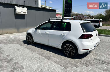 Хетчбек Volkswagen Golf 2020 в 