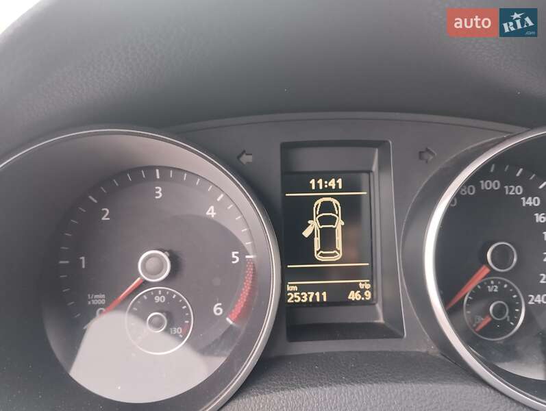 Универсал Volkswagen Golf 2010 в Пирятине