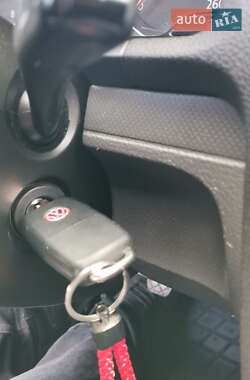 Хэтчбек Volkswagen Golf 2005 в 