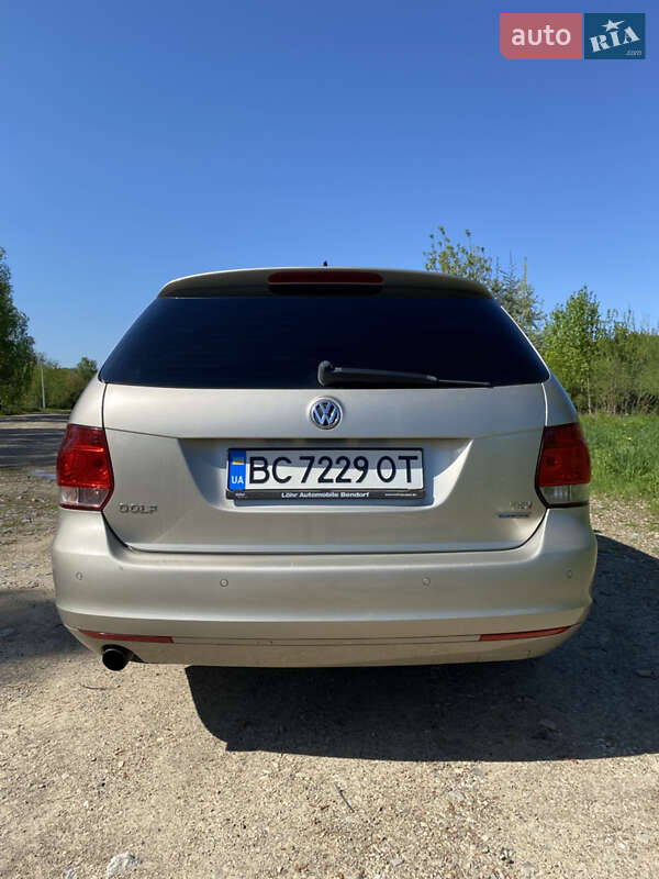 Універсал Volkswagen Golf 2012 в Судовій Вишні