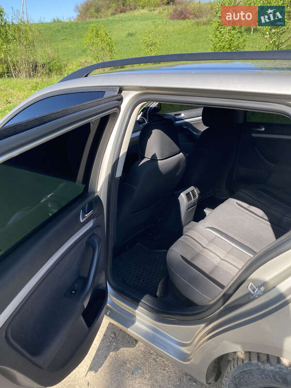 Універсал Volkswagen Golf 2012 в Судовій Вишні