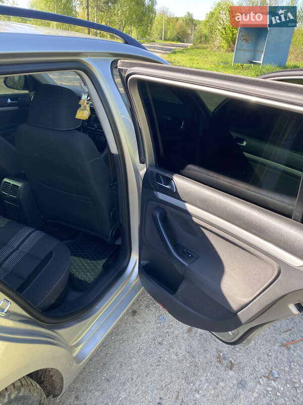 Універсал Volkswagen Golf 2012 в Судовій Вишні