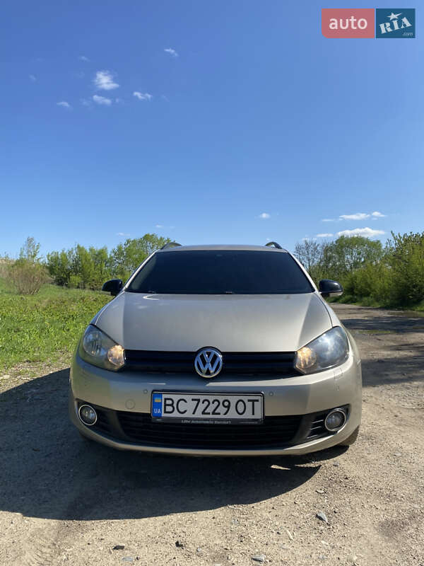 Універсал Volkswagen Golf 2012 в Судовій Вишні