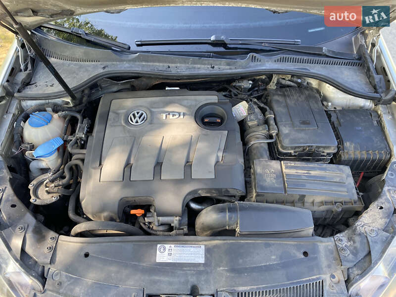 Універсал Volkswagen Golf 2012 в Судовій Вишні