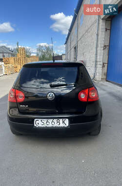 Хэтчбек Volkswagen Golf 2006 в 