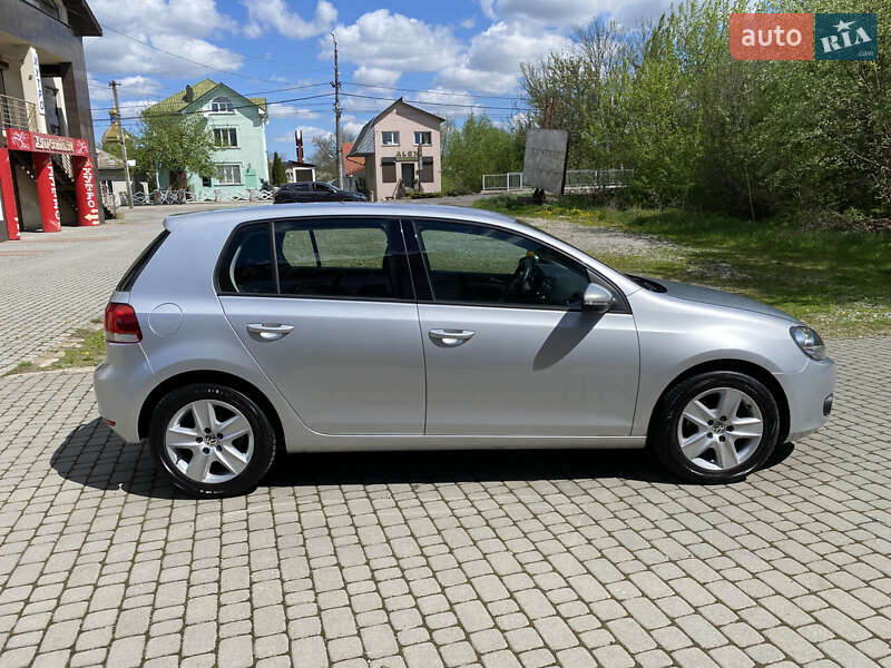 Хэтчбек Volkswagen Golf 2009 в Ивано-Франковске