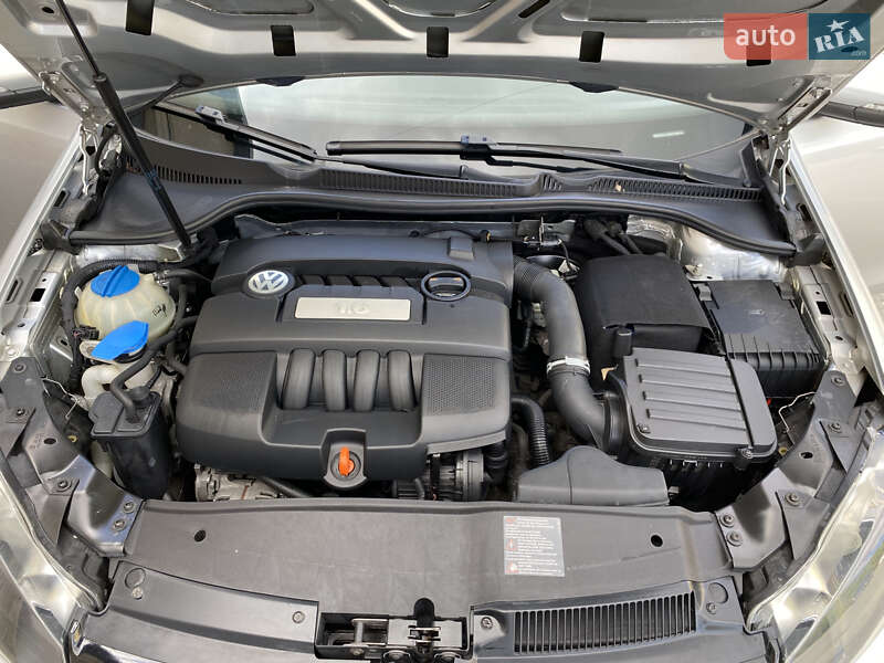 Хэтчбек Volkswagen Golf 2009 в Ивано-Франковске