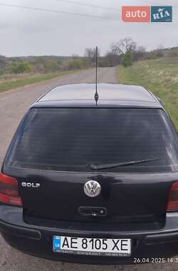 Хетчбек Volkswagen Golf 2000 в 
