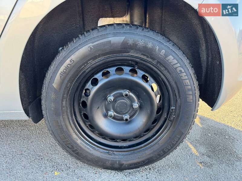 Хетчбек Volkswagen Golf 2014 в Рівному