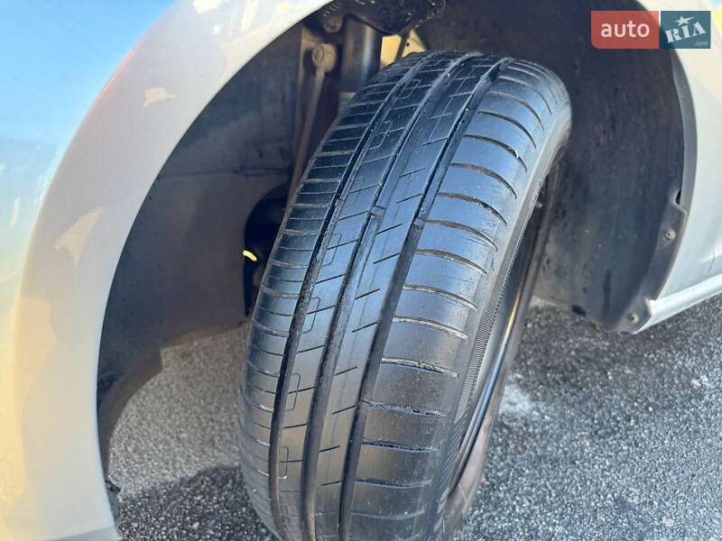 Хетчбек Volkswagen Golf 2014 в Рівному