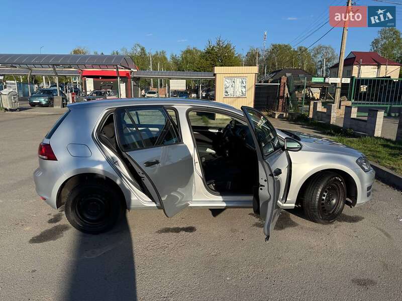 Хетчбек Volkswagen Golf 2014 в Рівному