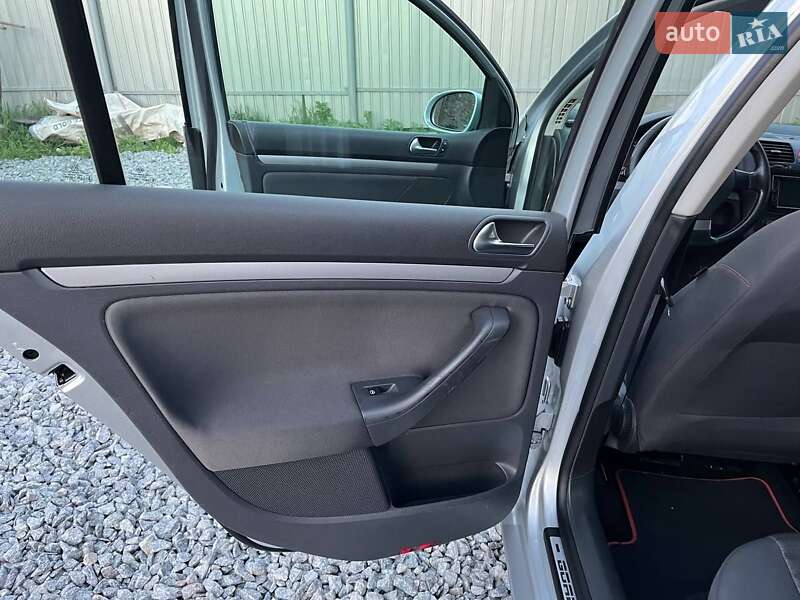 Хэтчбек Volkswagen Golf 2007 в Полтаве