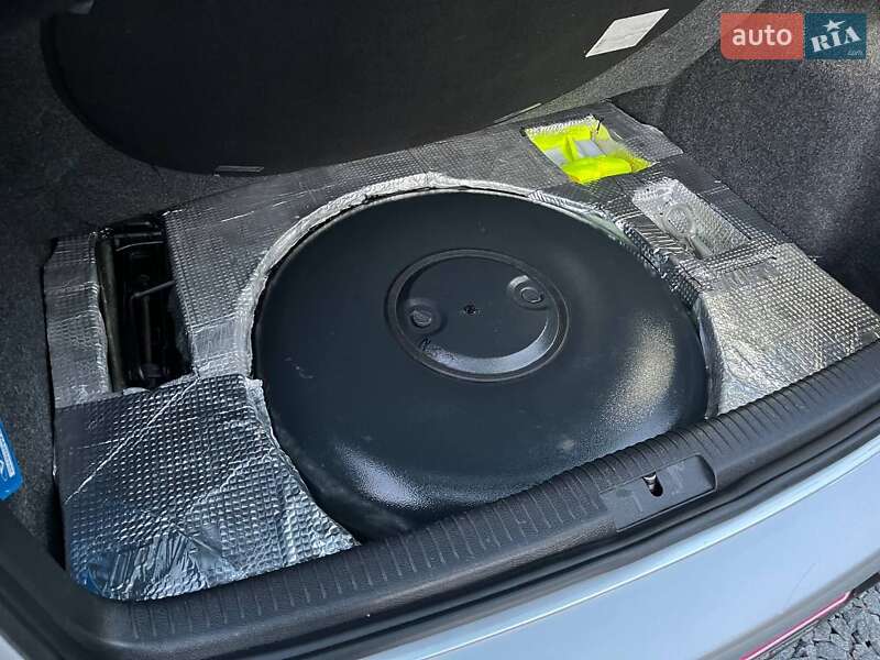 Хэтчбек Volkswagen Golf 2007 в Полтаве