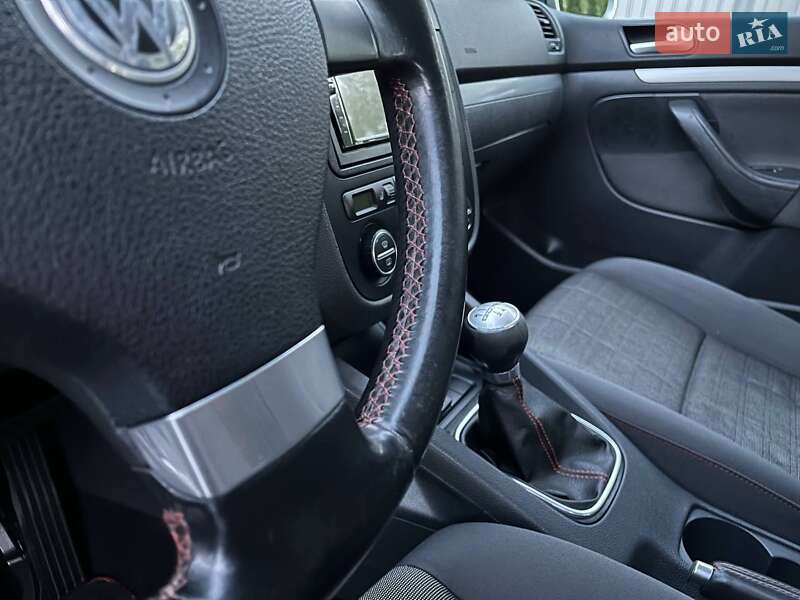 Хэтчбек Volkswagen Golf 2007 в Полтаве