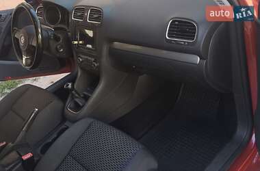 Хетчбек Volkswagen Golf 2009 в 