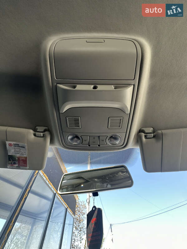 Хетчбек Volkswagen Golf 2009 в Львові