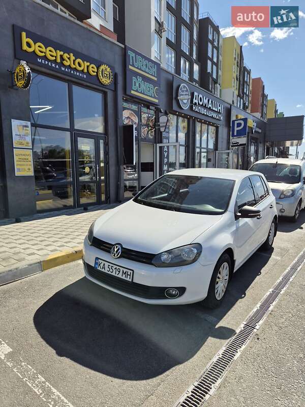Хэтчбек Volkswagen Golf 2011 в Ирпене