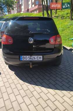 Хетчбек Volkswagen Golf 2005 в 