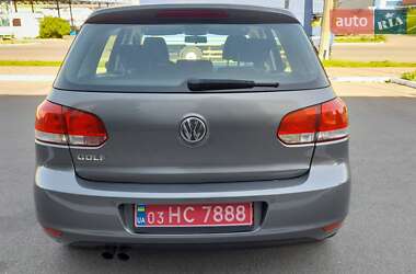 Хэтчбек Volkswagen Golf 2009 в 