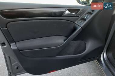 Хэтчбек Volkswagen Golf 2009 в 