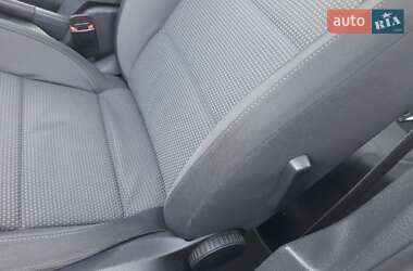 Хэтчбек Volkswagen Golf 2009 в 