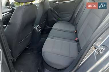 Хэтчбек Volkswagen Golf 2009 в 