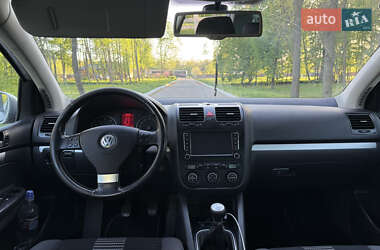 Хэтчбек Volkswagen Golf 2008 в 