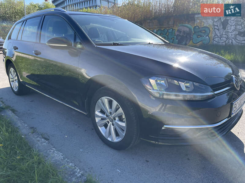 Універсал Volkswagen Golf 2018 в Львові