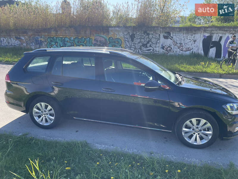Універсал Volkswagen Golf 2018 в Львові