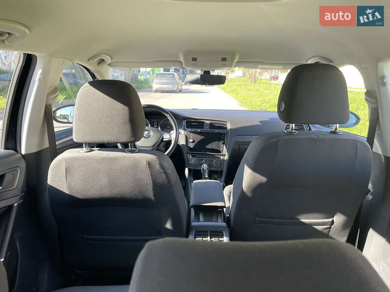 Універсал Volkswagen Golf 2018 в Львові