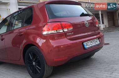 Хетчбек Volkswagen Golf 2009 в 