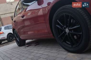 Хетчбек Volkswagen Golf 2009 в 