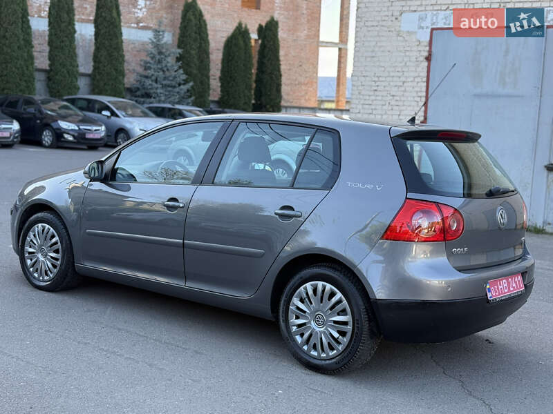 Хэтчбек Volkswagen Golf 2007 в Ровно