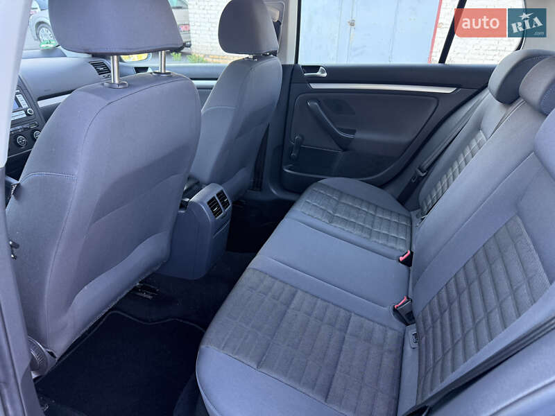 Хэтчбек Volkswagen Golf 2007 в Ровно