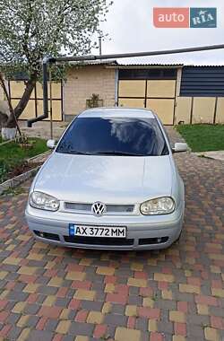 Хетчбек Volkswagen Golf 1999 в 