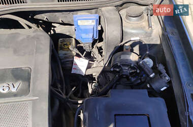 Универсал Volkswagen Golf 2002 в 